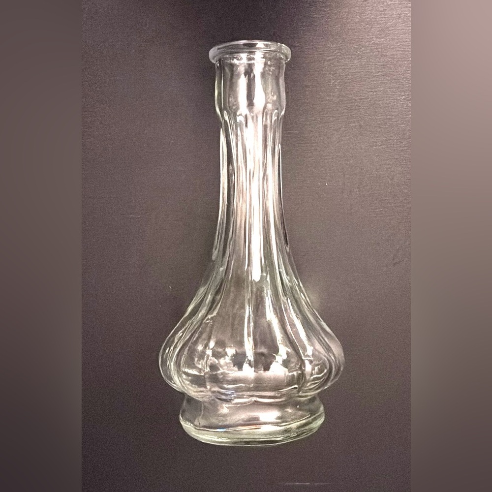 Clear glass soliflore vase.Ideal for a bottle collection.In very good condition.